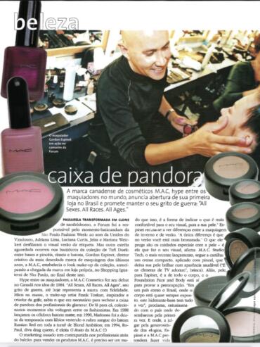 Makeup artist Gordon Espinet applies MAC cosmetics during a fashion event at São Paulo Fashion Week.